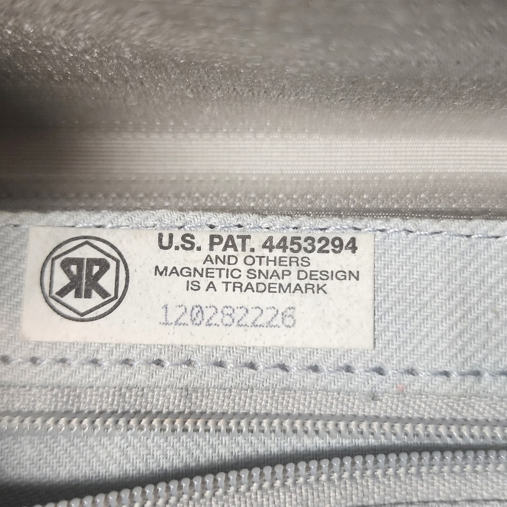 Fossil Gray / Silver Small Bag 10 x 5.5 x 1 - Picture 6 of 10